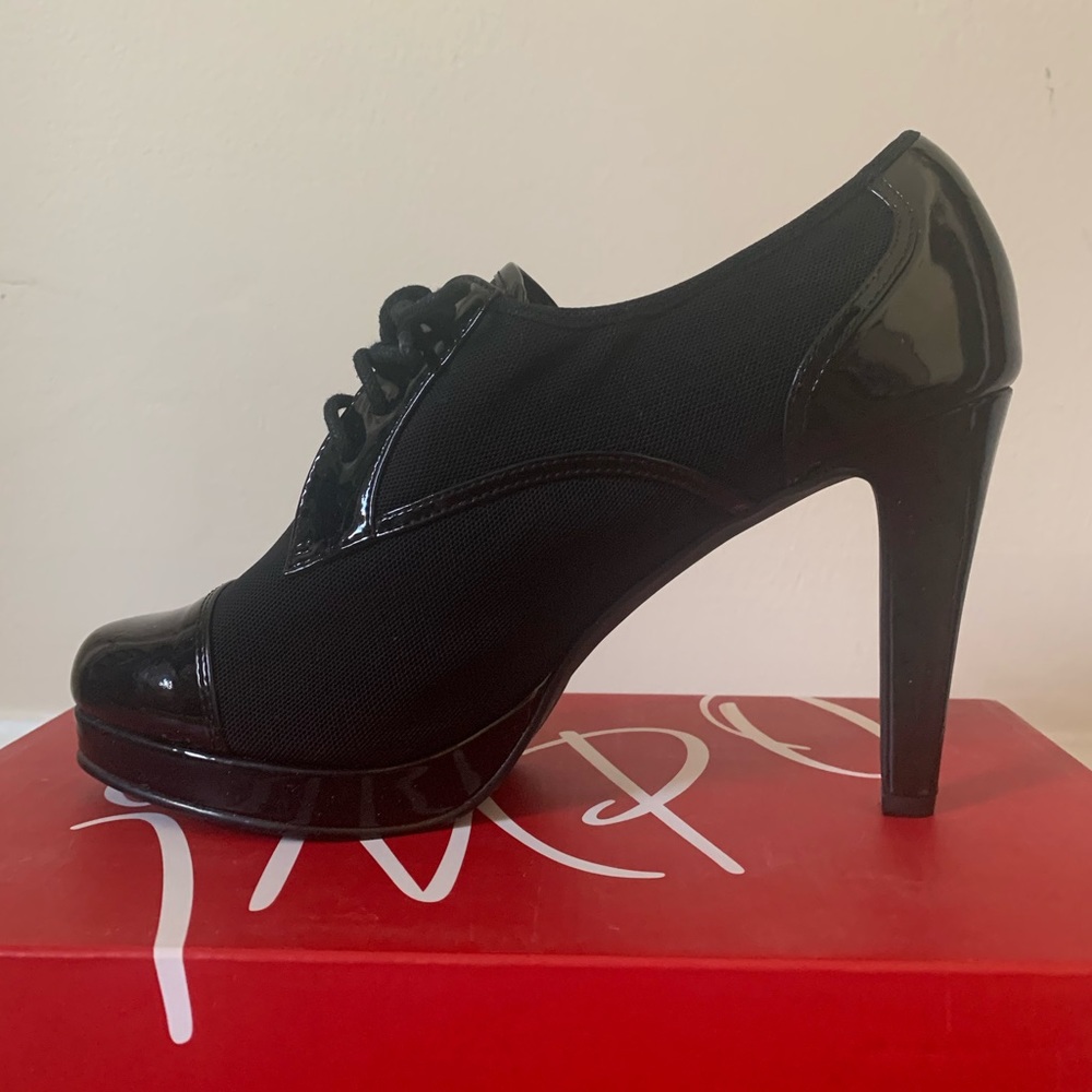 Impo Stretch Helena Black Oxford Heels
